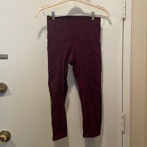 Lululemon cropped Wunder Under leggings sz 8